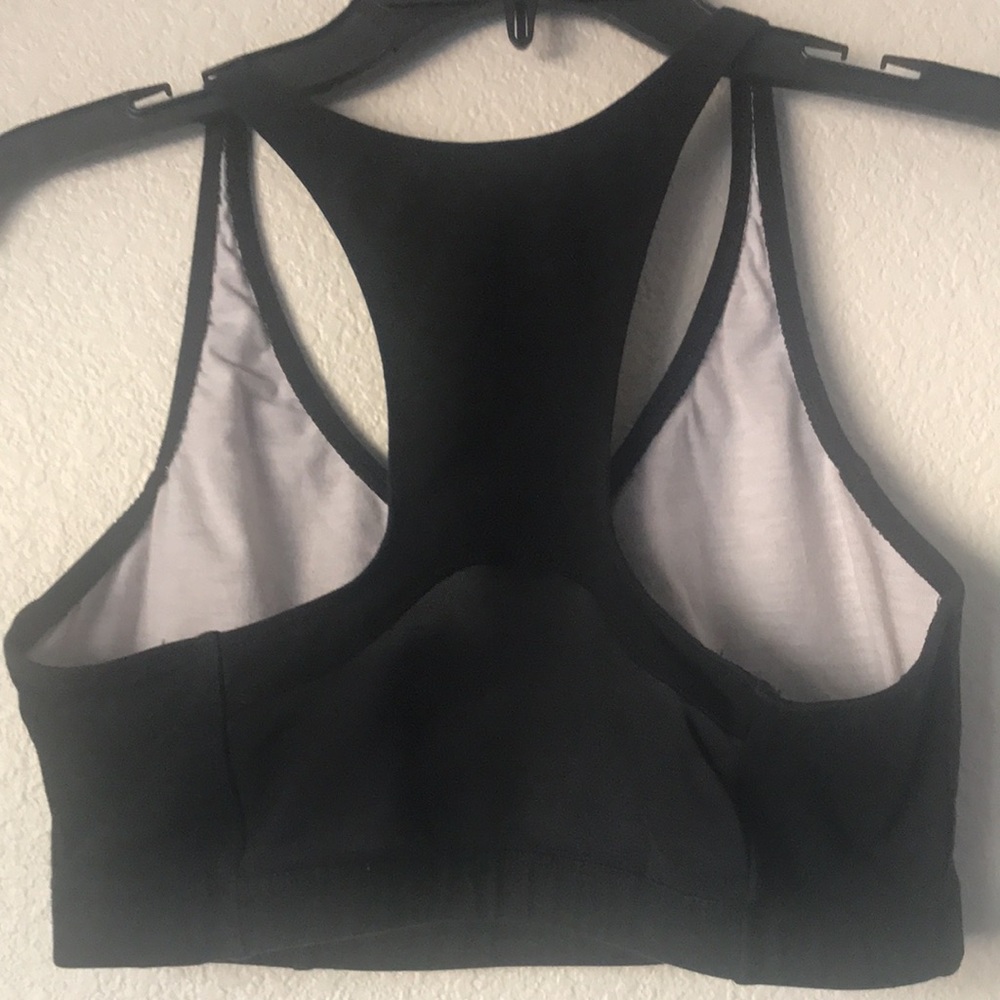 Black Nike sports bra - Picture 5 of 6